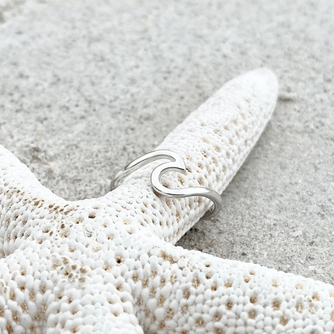 Srebrny pierścień z falą oceanu