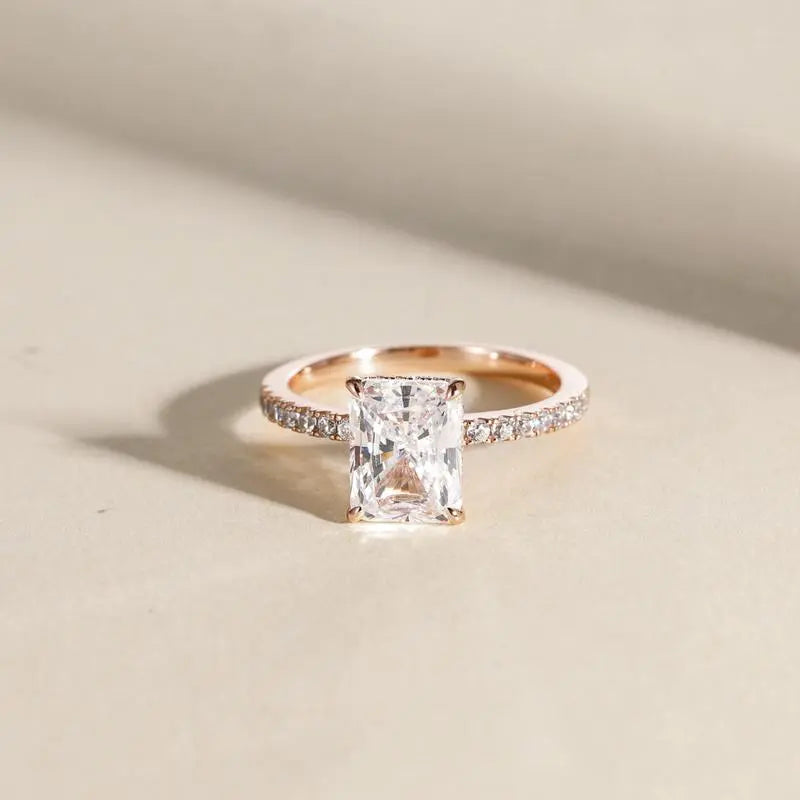 Pierścień Lumina Radiant Solitaire