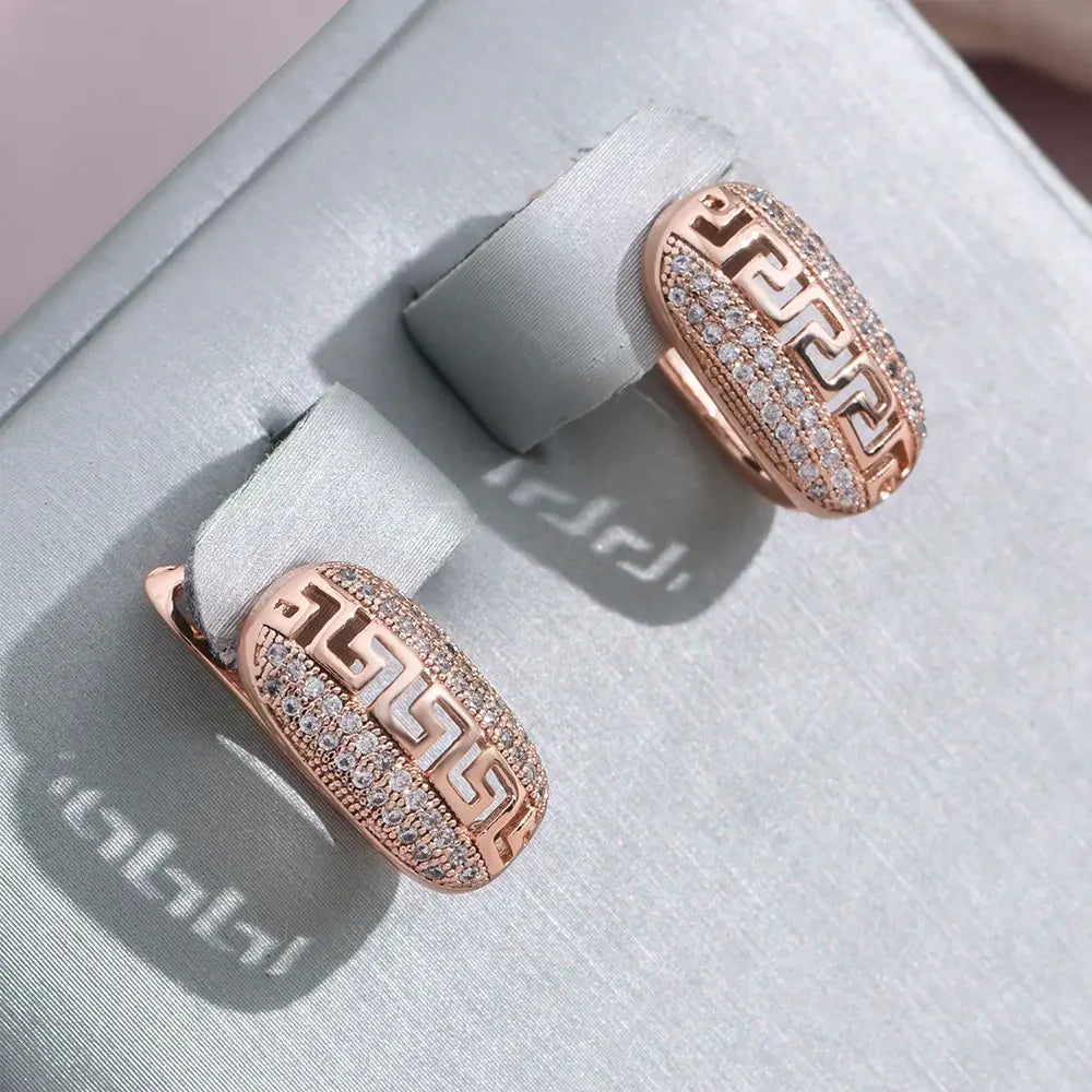 Elektryczne jasne wiszące kolczyki