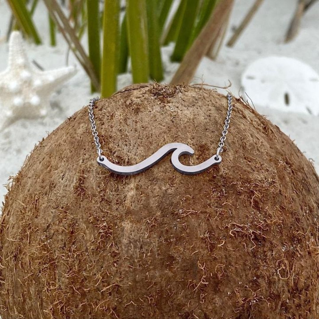 Srebrny naszyjnik z falą morską