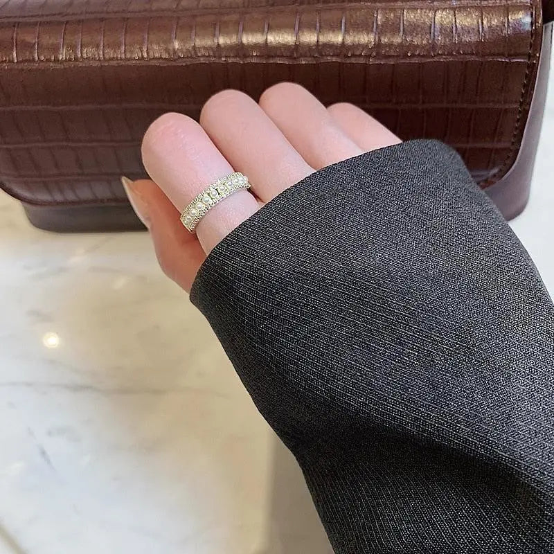 Luksusowy pierścień z złota i pereł